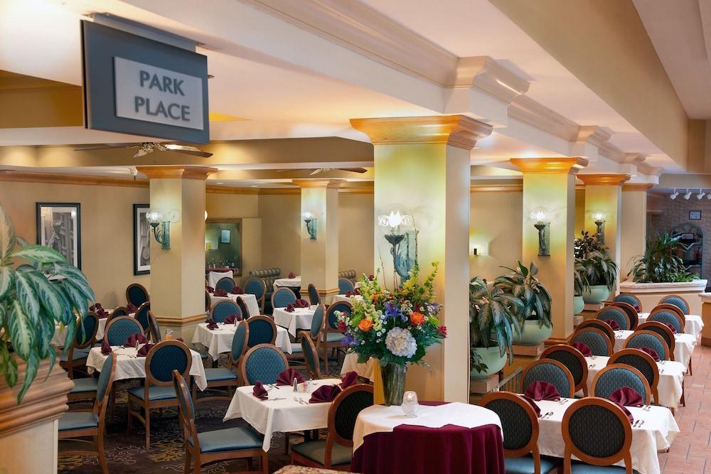 Embassy Suites By Hilton Greensboro Airport Restaurant foto