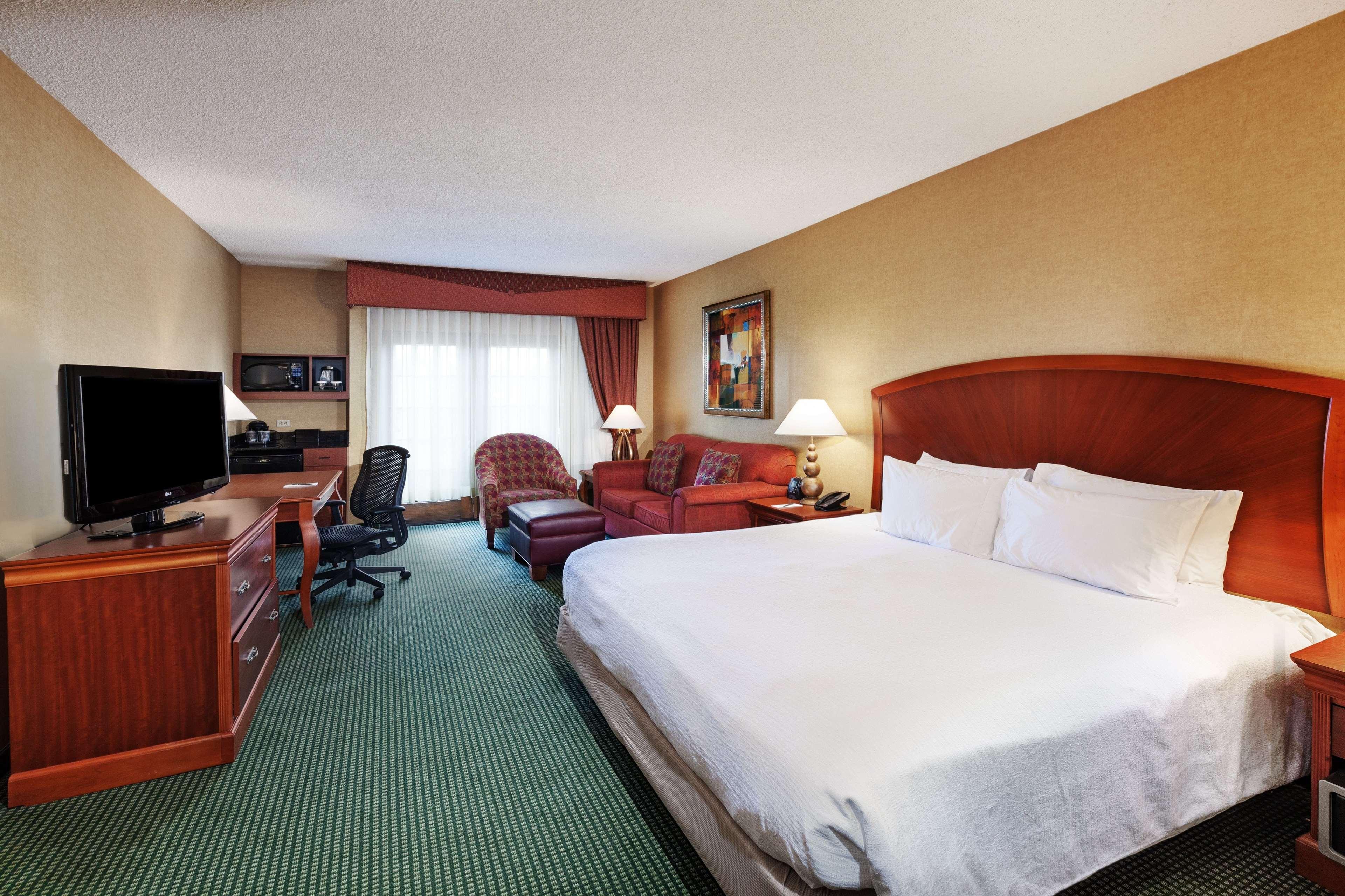 Embassy Suites By Hilton Greensboro Airport Buitenkant foto