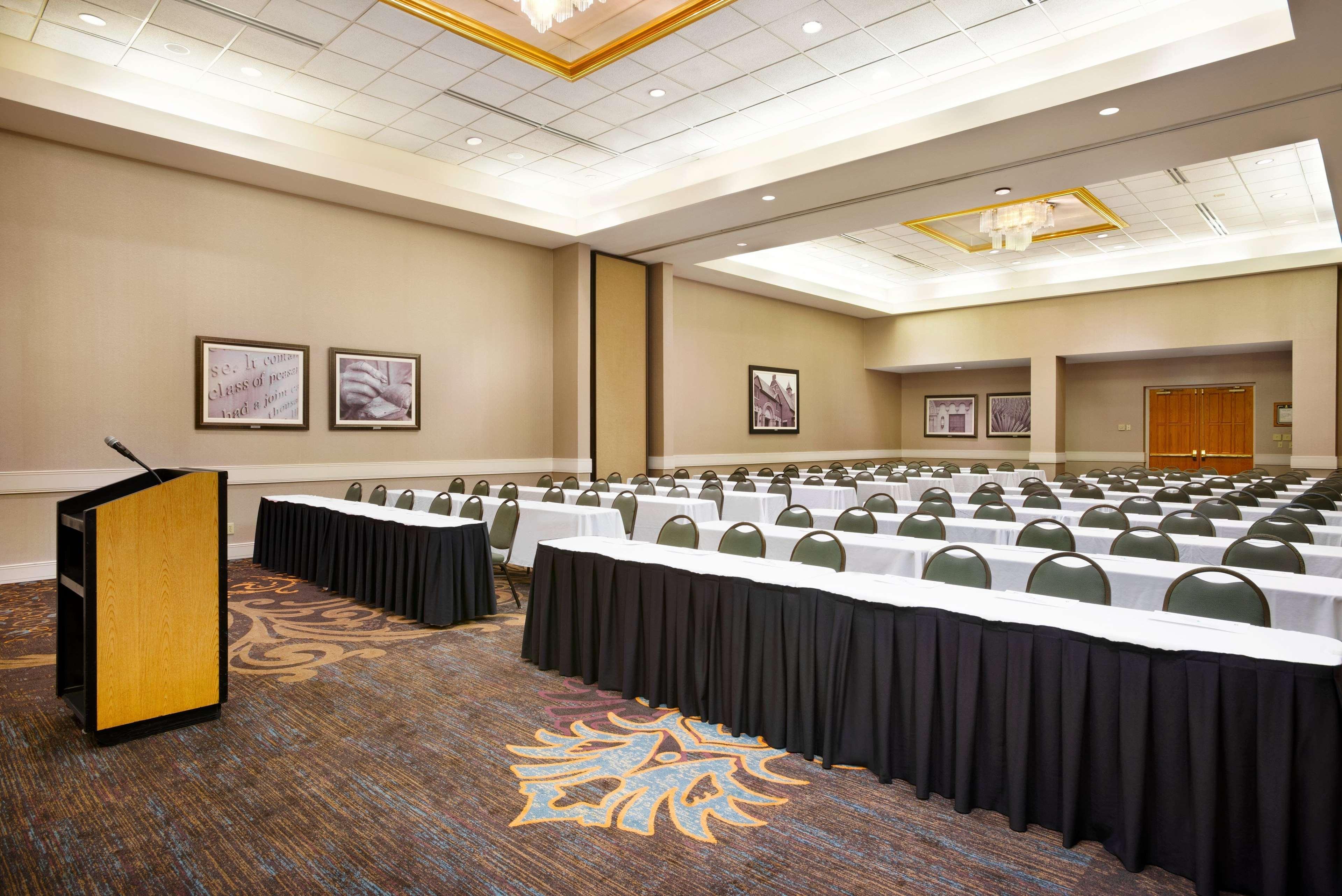 Embassy Suites By Hilton Greensboro Airport Buitenkant foto