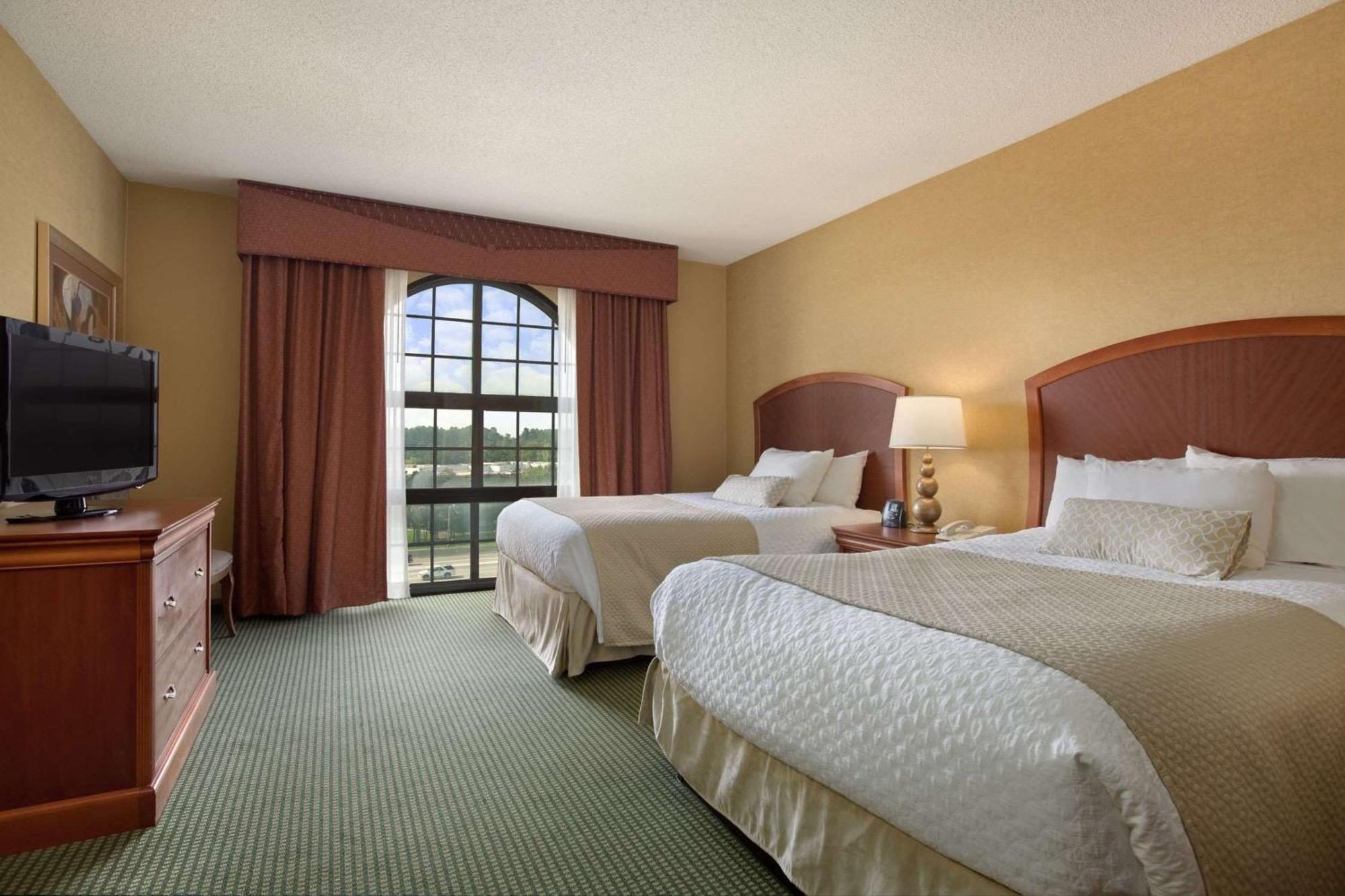 Embassy Suites By Hilton Greensboro Airport Buitenkant foto