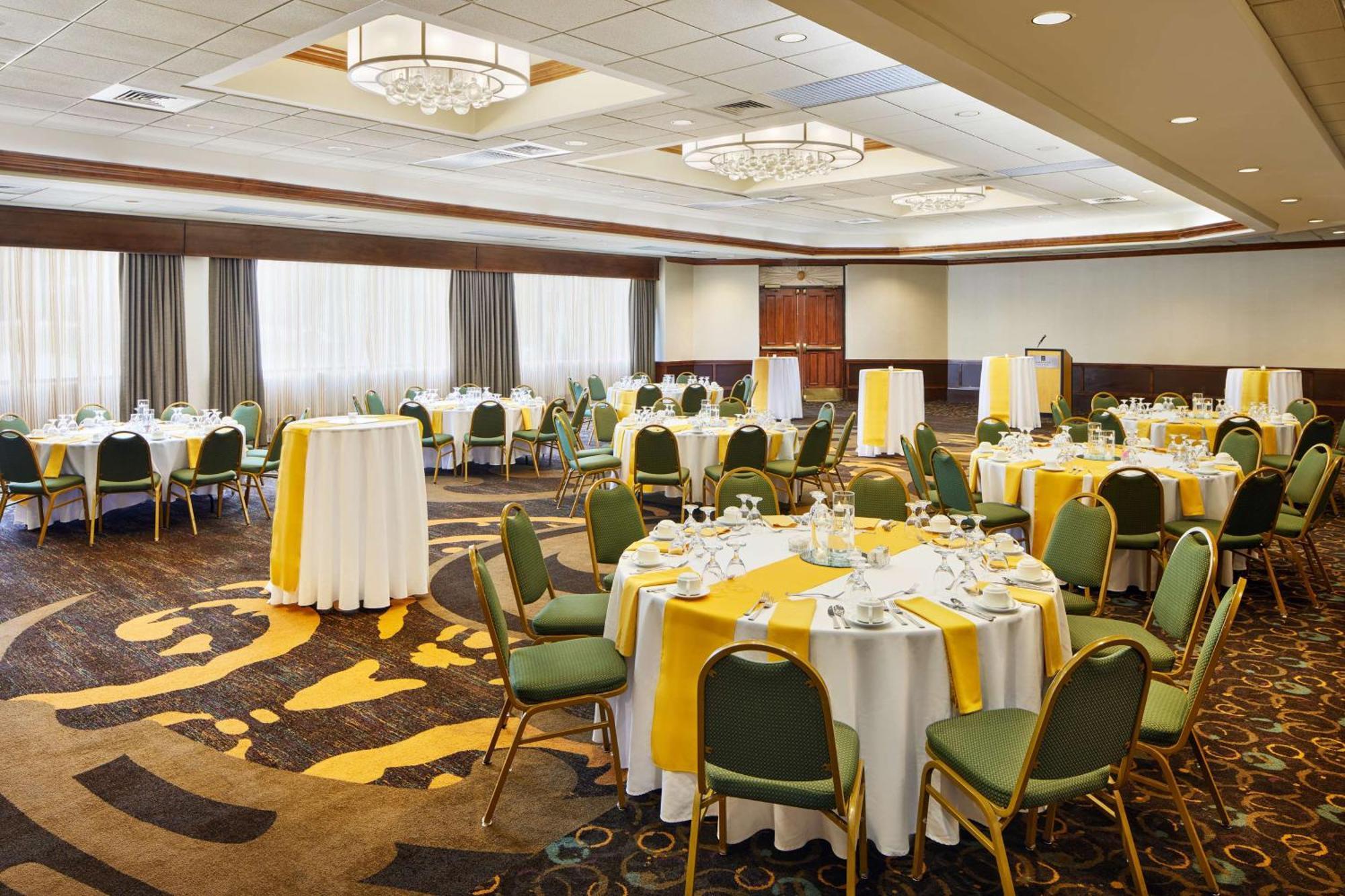 Embassy Suites By Hilton Greensboro Airport Buitenkant foto