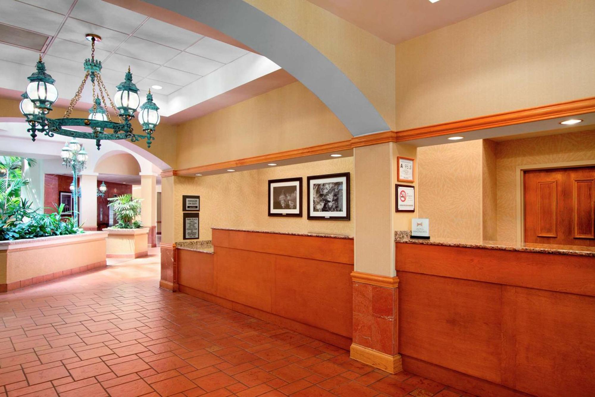 Embassy Suites By Hilton Greensboro Airport Buitenkant foto