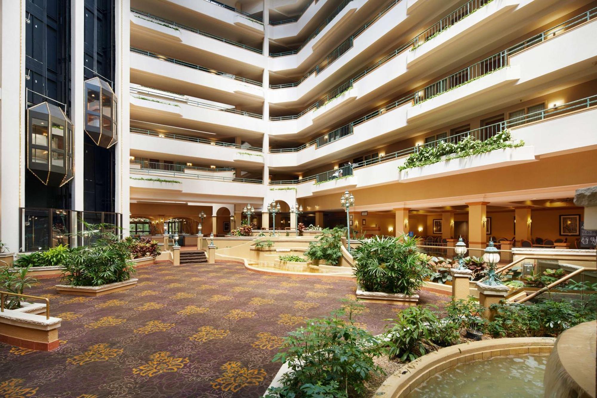 Embassy Suites By Hilton Greensboro Airport Buitenkant foto