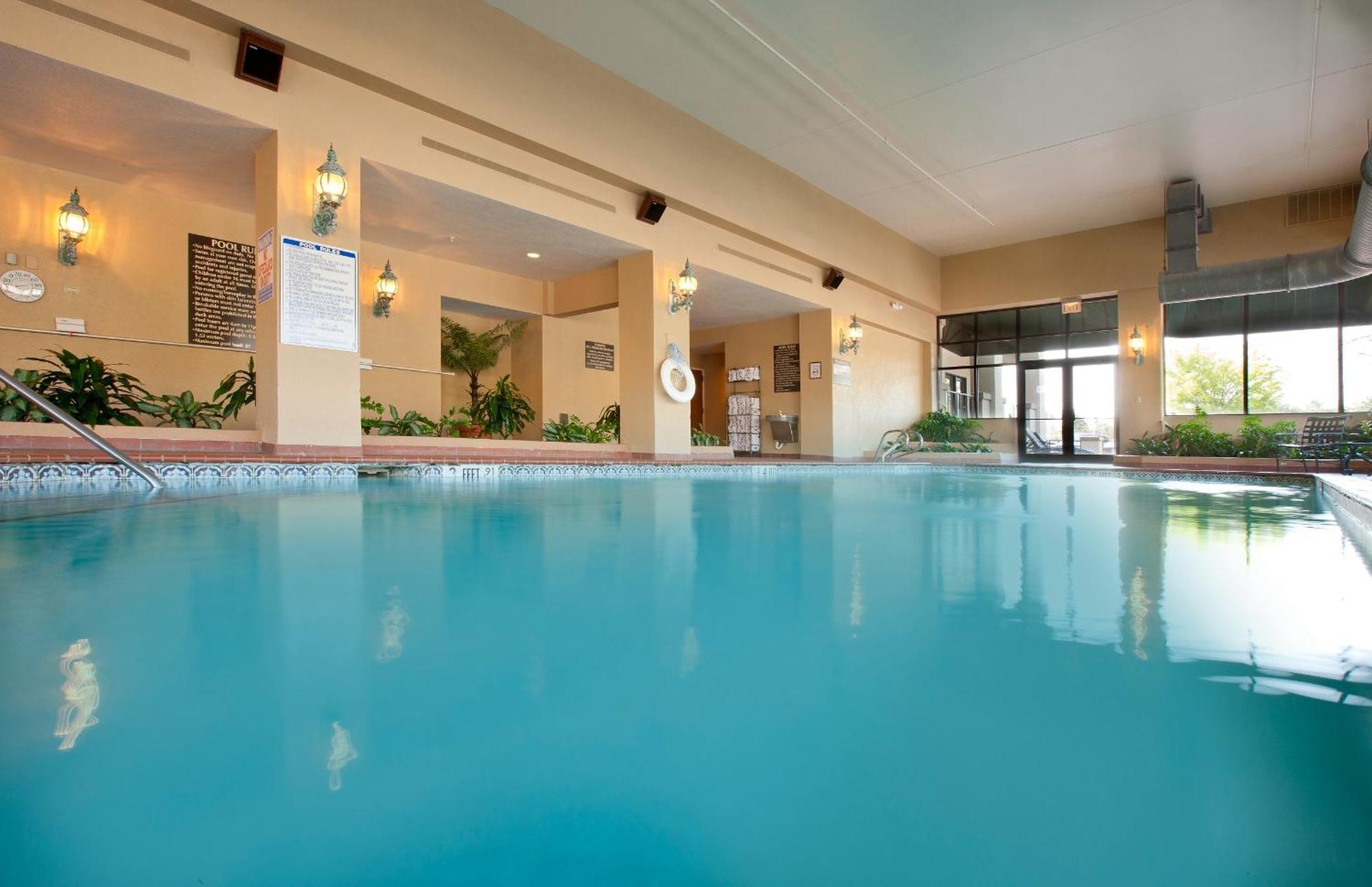 Embassy Suites By Hilton Greensboro Airport Buitenkant foto