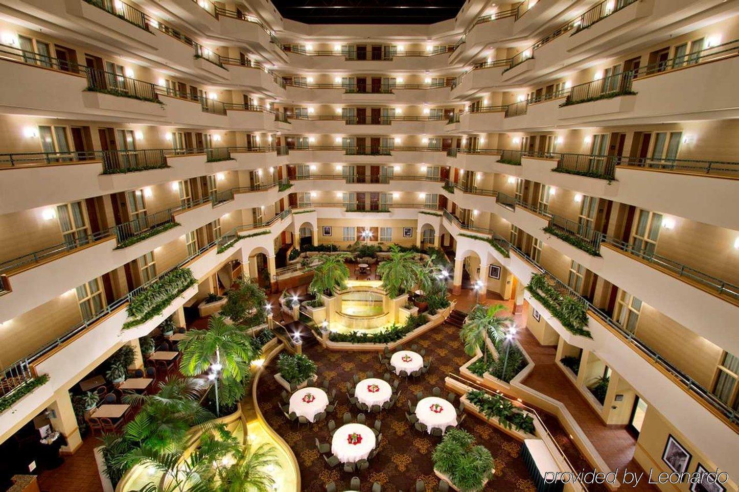 Embassy Suites By Hilton Greensboro Airport Buitenkant foto