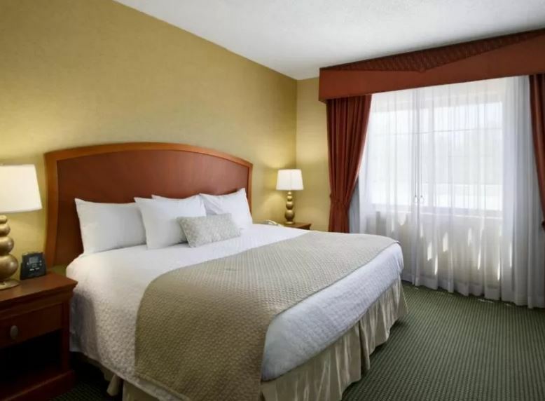 Embassy Suites By Hilton Greensboro Airport Buitenkant foto