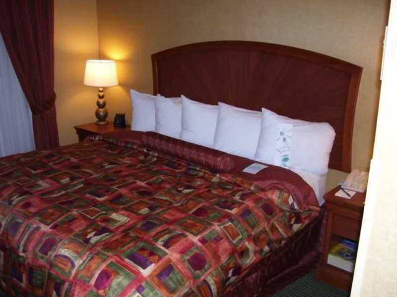 Embassy Suites By Hilton Greensboro Airport Kamer foto